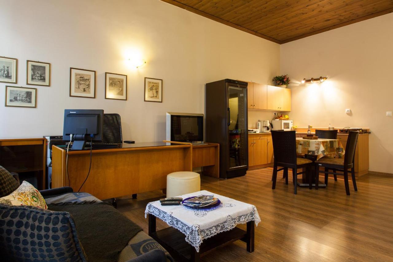 Psyri Neoclassical House Yard Free Parking Афины Экстерьер фото